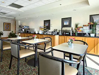 La Quinta By Wyndham Clearwater South Hotel