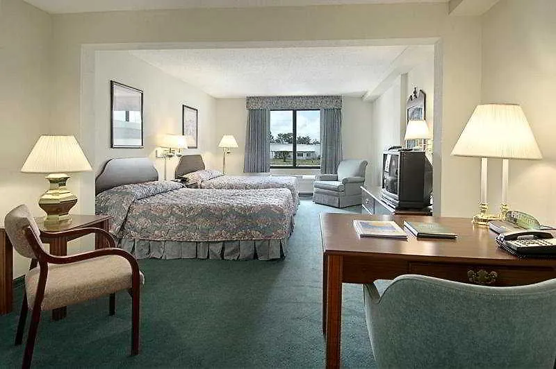 La Quinta By Wyndham Clearwater South Hotel